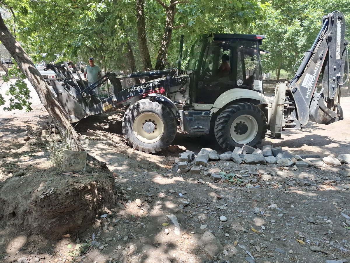 Edremit Belediyesi Şahindere Mesire Alanında Çalışmalara Hız Verdi