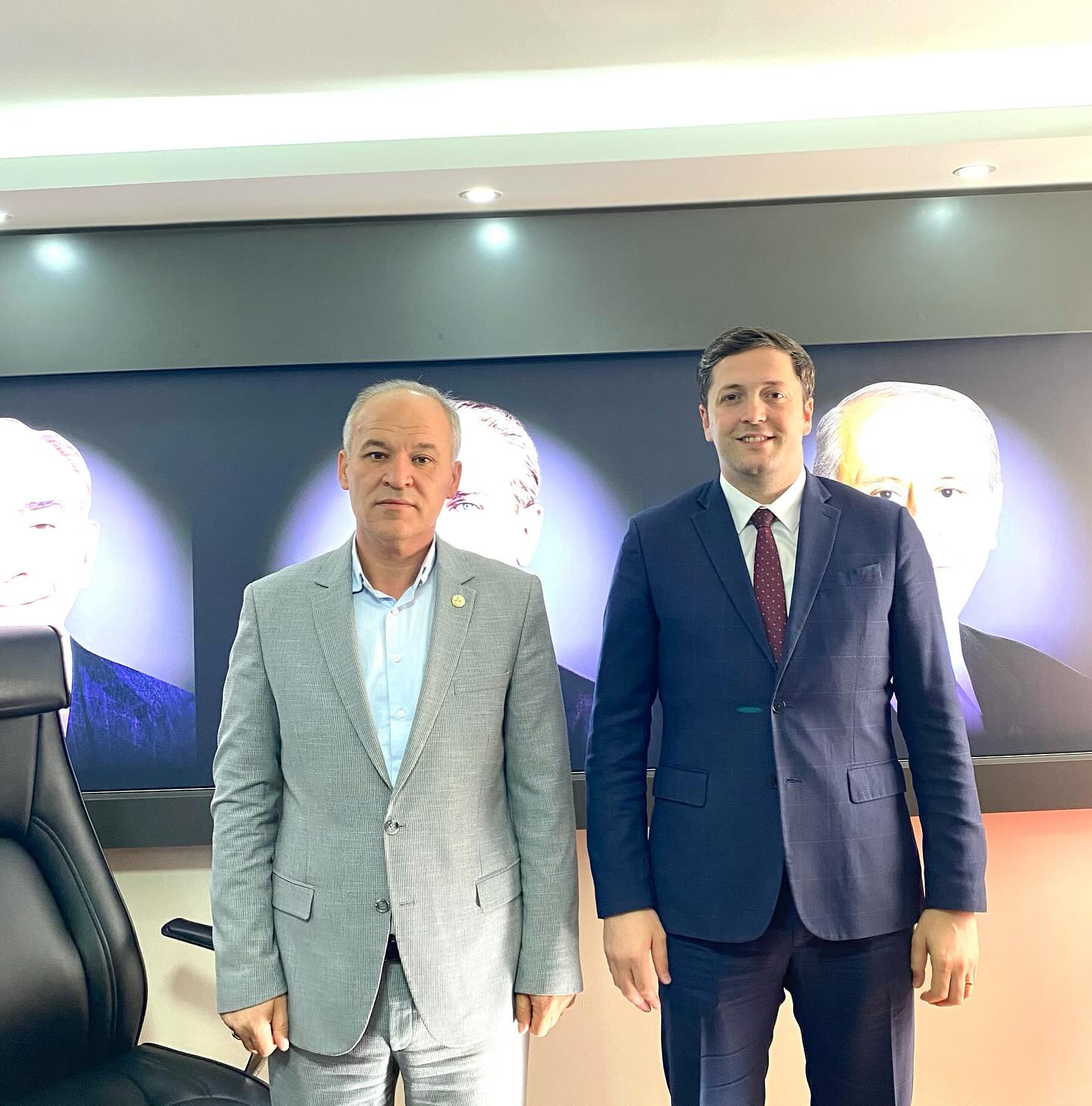 MHP Balıkesir İl Başkanlığı, Yeni İl Sağlık Müdürü Dr. Miraç Çavdar'ı Ağırladı