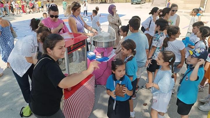 Burhaniye'de Aile ve Oyun Etkinlikleri Yoğun İlgi Gördü