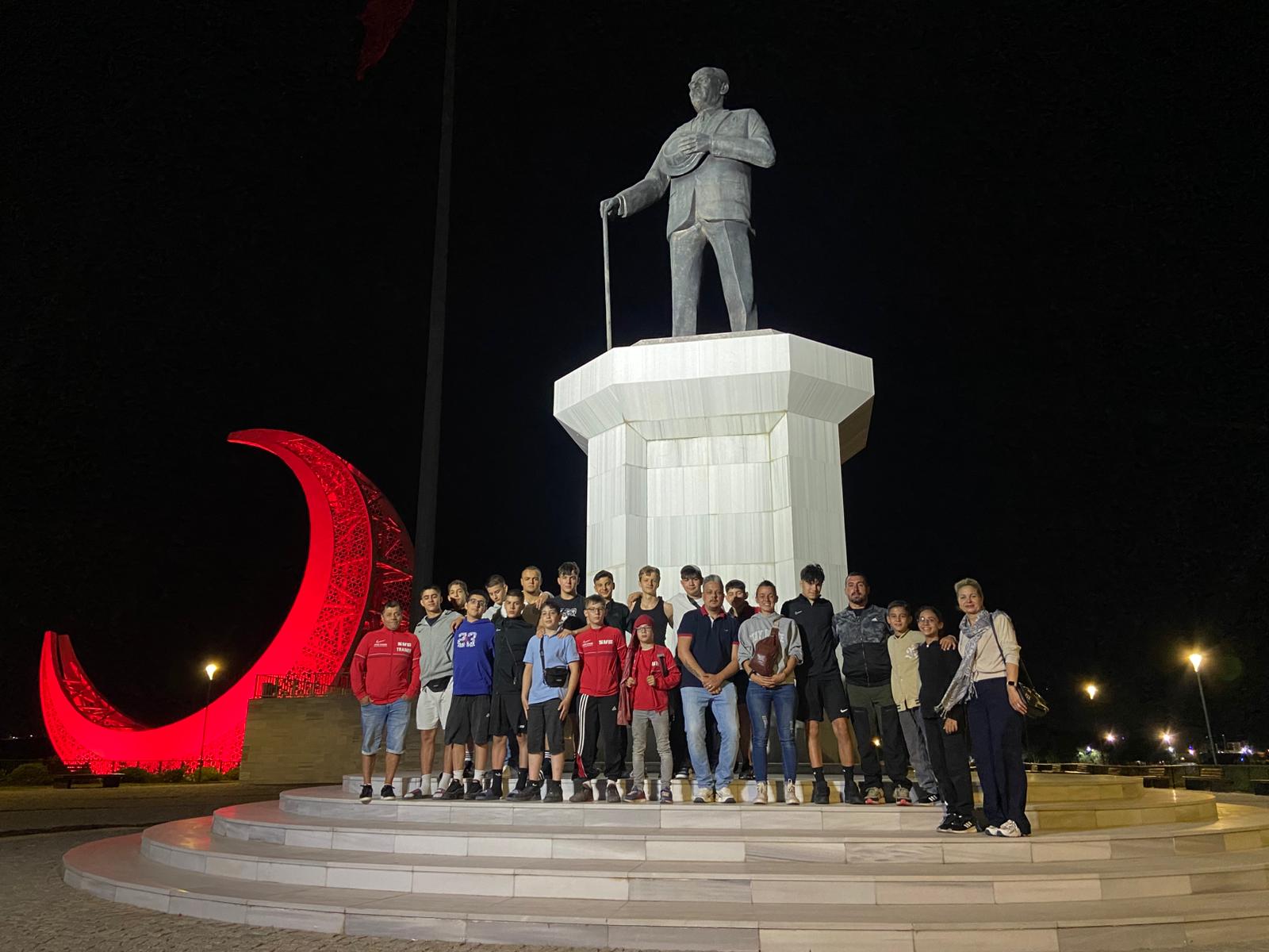 Balıkesir İvrindi Gençlik Merkezi Sporcuları Uluslararası Değişim Projesiyle Güreş Dünyasına Açıldı