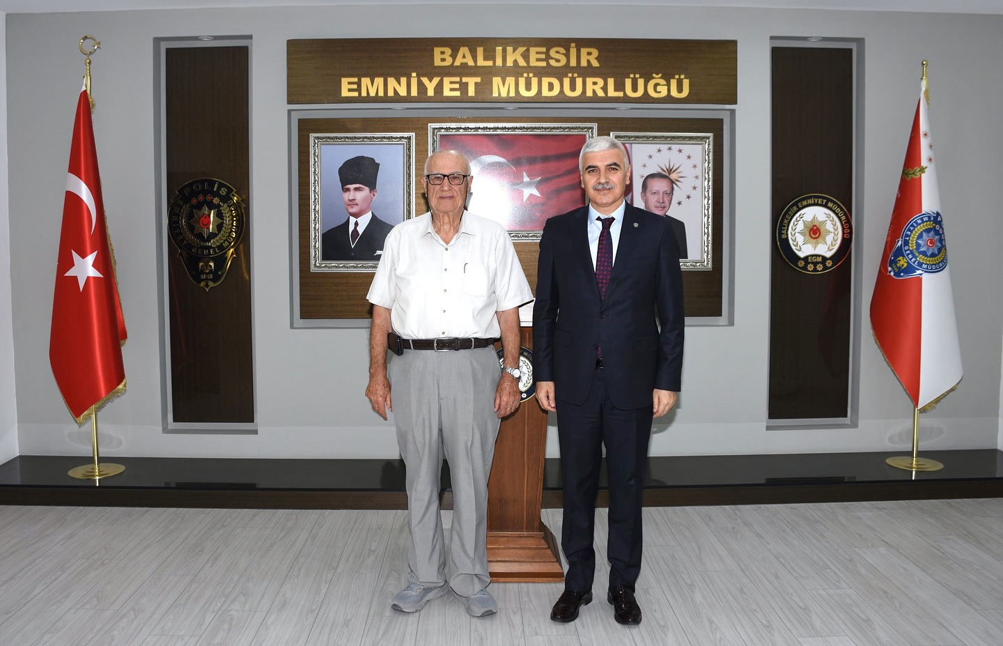 Balıkesir Emniyet Müdürlüğünü Emekli Müdür Ziyaret Etti