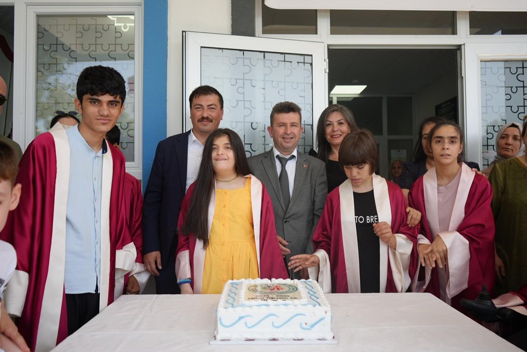 Edremit Ticaret Odası Mezuniyet Törenine Katıldı