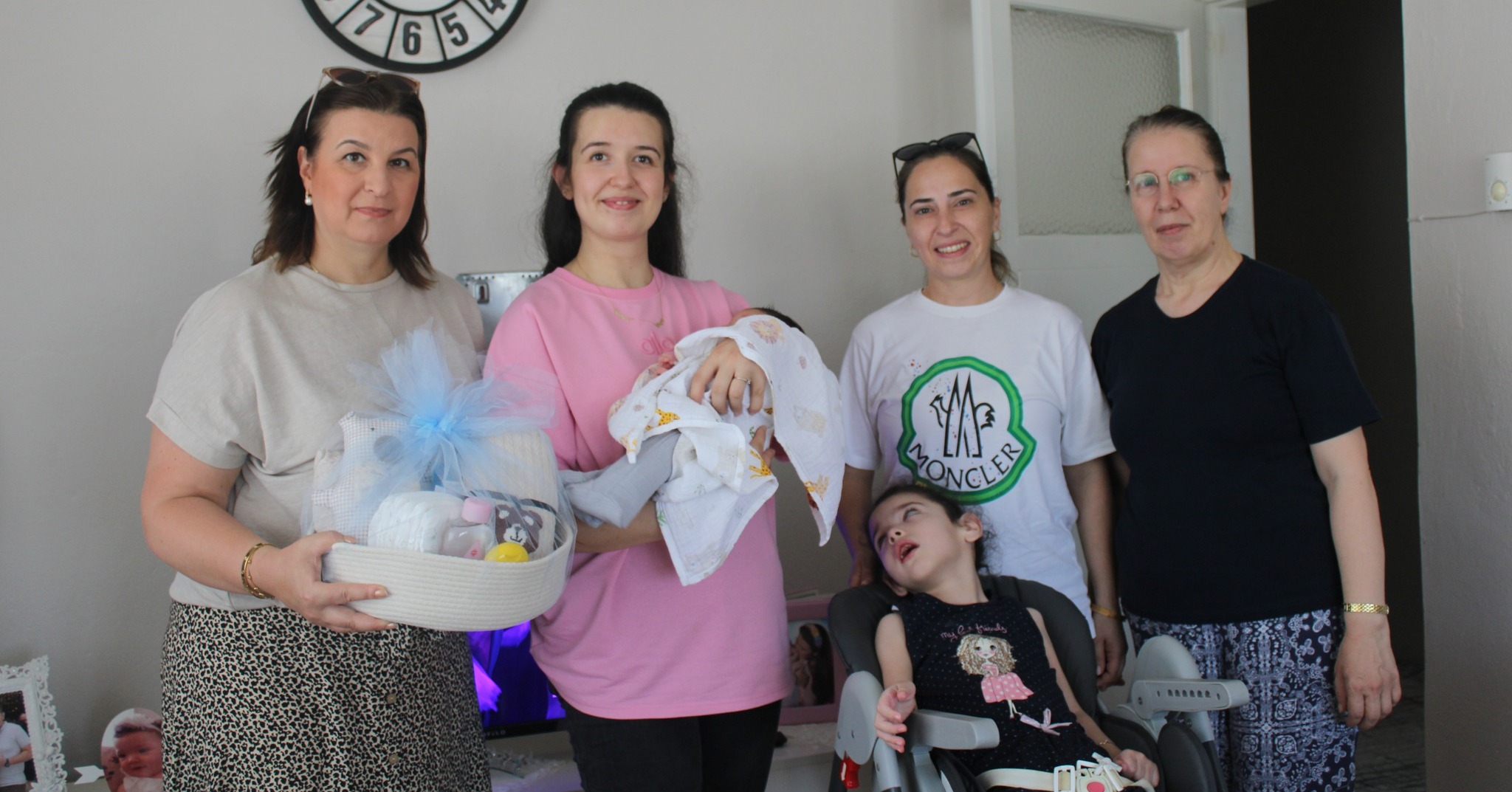 Susurluk Belediyesi'nden Yeni Doğan Bebeklere Hoş Geldin Ziyareti