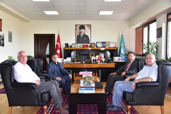 Sındırgı Belediye Başkanı Serkan Sak, Balıkesir Üniversitesi Rektörünü Ziyaret Etti