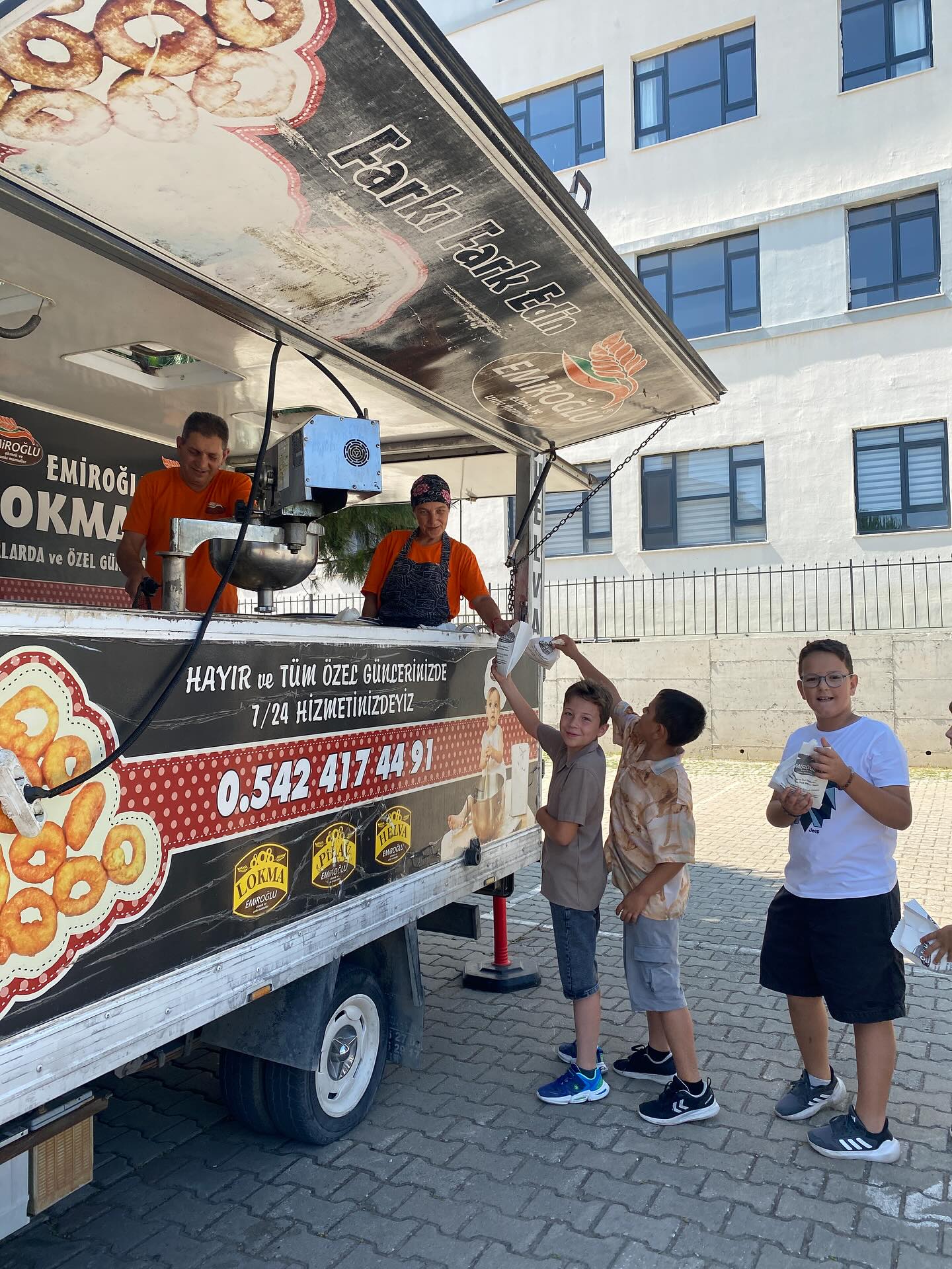 Gömeç'te Karne Heyecanı ve Pişi Hayrı Coşkusu