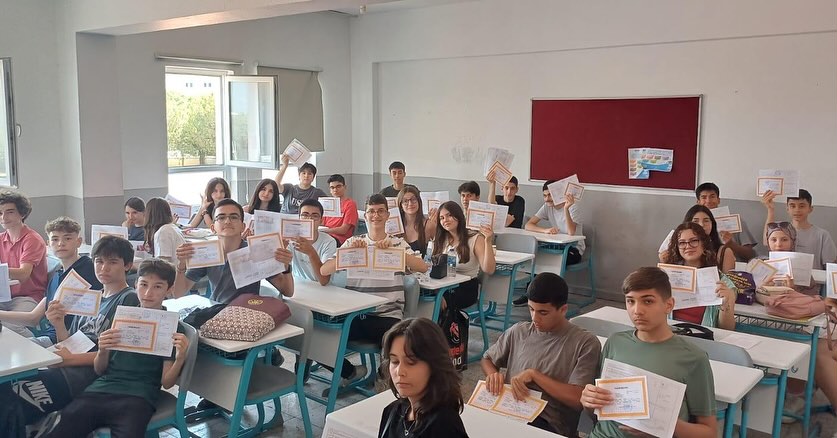 Burhaniye İlçe Milli Eğitim Müdürlüğü'nden Öğrencilere İyi Tatiller Mesajı