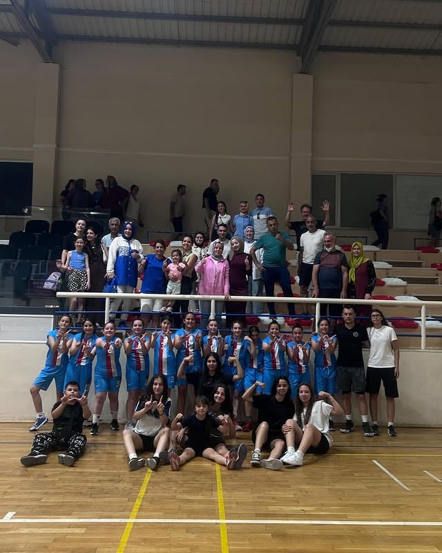 Havran Belediye Spor U11 Basketbol Kız Takımı Balıkesir Şampiyonu Oldu