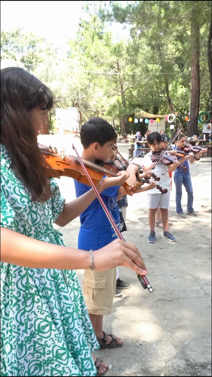 Edremit Belediyesi'nden Mutlu Haftalar Mesajı