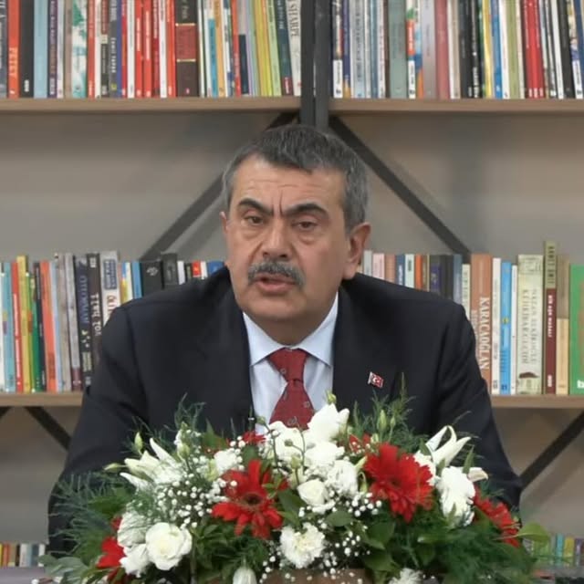 Milli Eğitim Bakanı Tekin Öğretmenlerle Canlı Yayında Buluştu