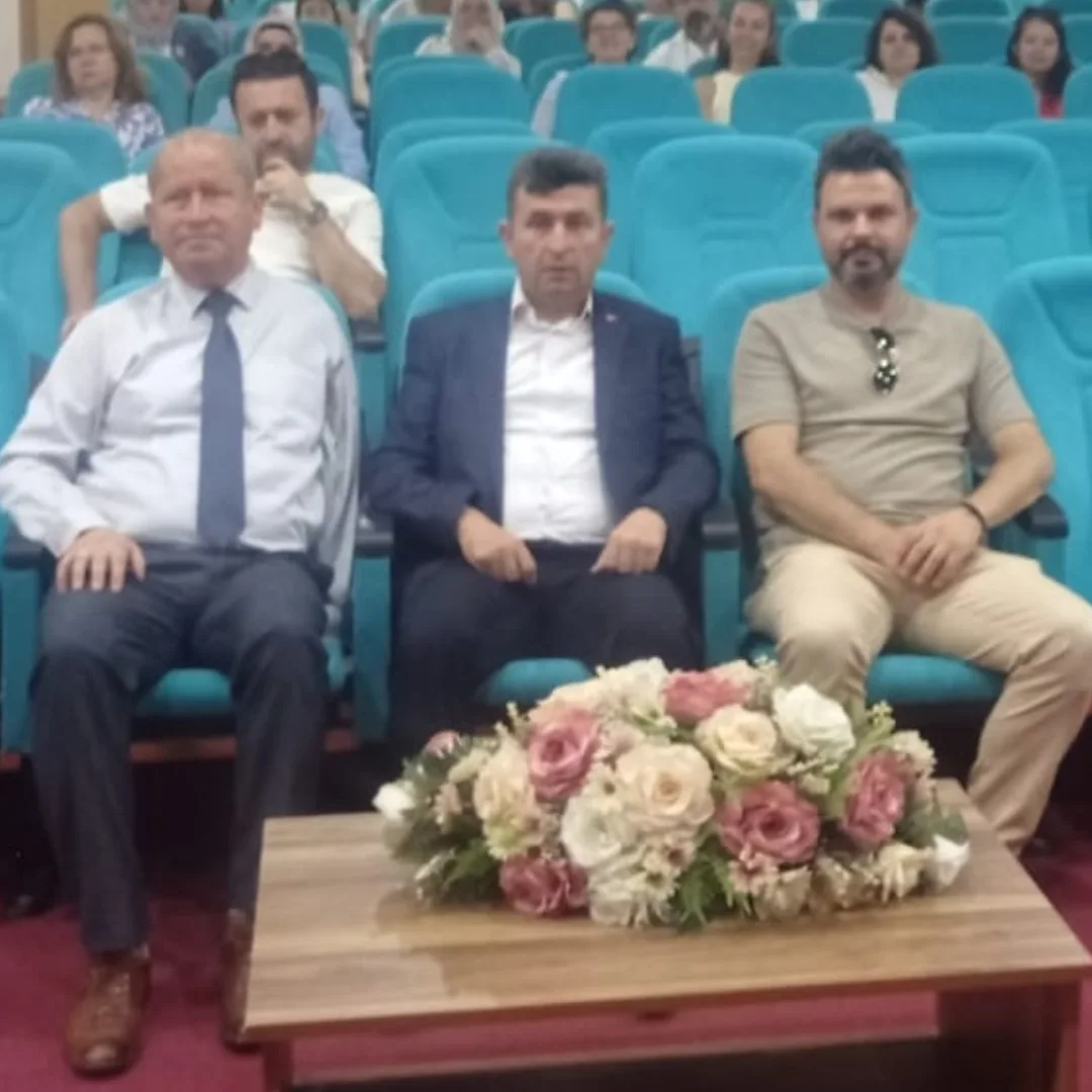 Edremit'te Öğretmenler Bakan Tekin'in Canlı Yayınını Takip Etti