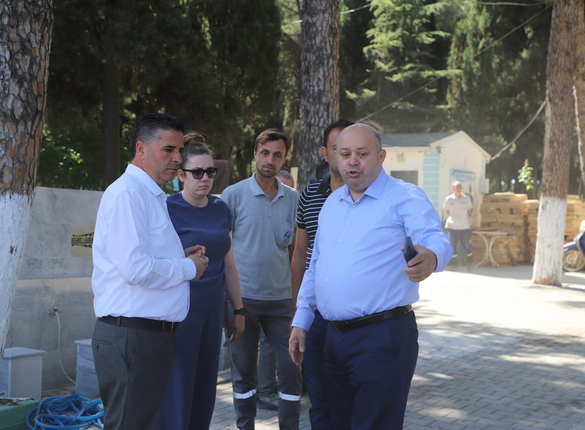 Gönen Şehir Mezarlığı Yenileniyor: Yıkım Çalışmaları Başladı