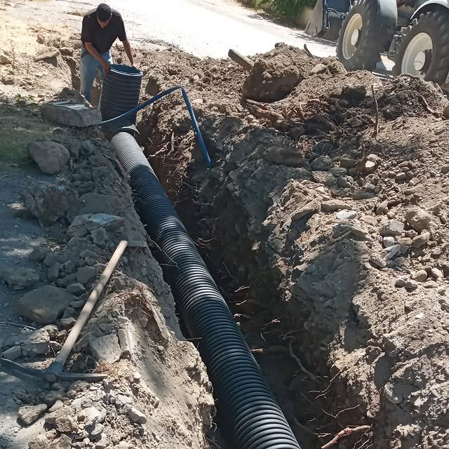Edremit'te Altınkum Mahallesi'nde Yol Yapım Çalışmaları Başladı