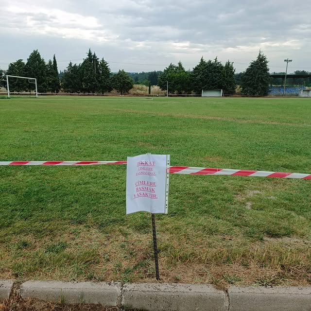 Savaştepe İlçe Stadyumu'nda Çimlendirme Çalışmaları Başladı