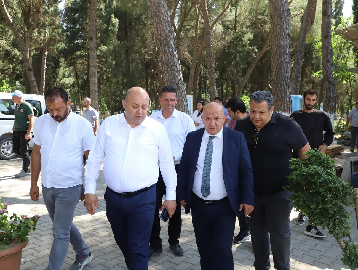 Gönen Şehir Mezarlığı Yeniden Yüzünü Görecek: Belediye Başkanı Palaz İncelemelerde Bulundu