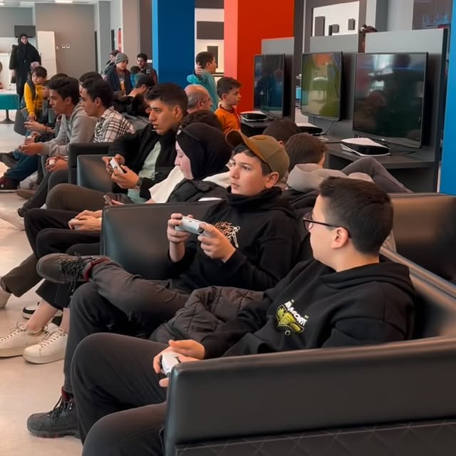 Balıkesir Büyükşehir Belediyesi Dijital Gençlik Merkezi'nde Hafta Sonu Etkinlikleri Düzenlendi