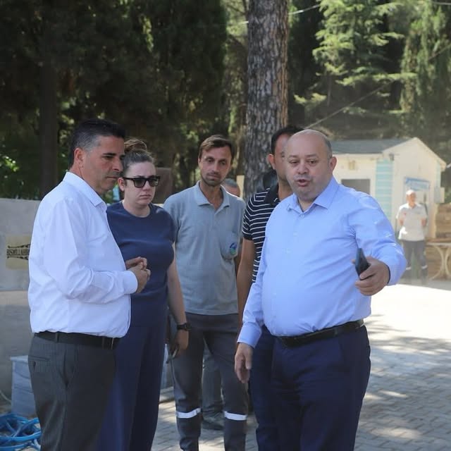 Gönen Şehir Mezarlığı'nda Yenileme Çalışmaları Başladı