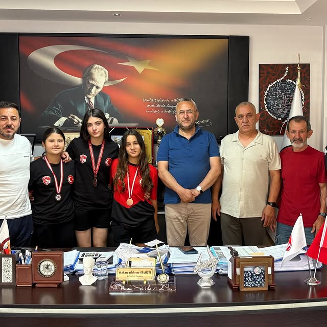 Susurluk Belediyesi'nden Katrancı Mehmet Pehlivan Spor Kulübü'ne Destek Ziyareti