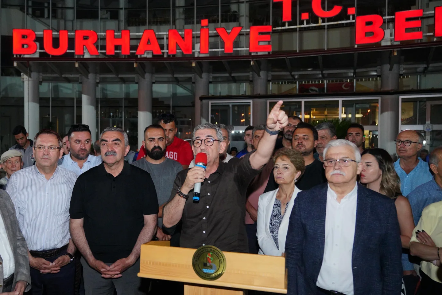 Balıkesir'de Usulsüz Mezarlık Alanı Tepkisi: CHP'den Yasal Süreç Çağrısı