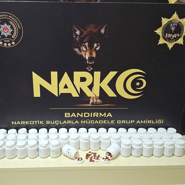 Balıkesir'de Büyük Uyuşturucu Operasyonu: 2 Bin 710 Ecstasy Hap Ele Geçirildi
