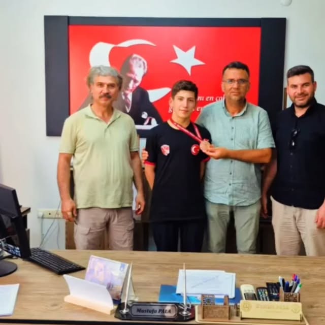 Edremit’te Güreşte Türkiye Üçüncülük Sevinci: İbrahim Ercan Madalya Kazandı