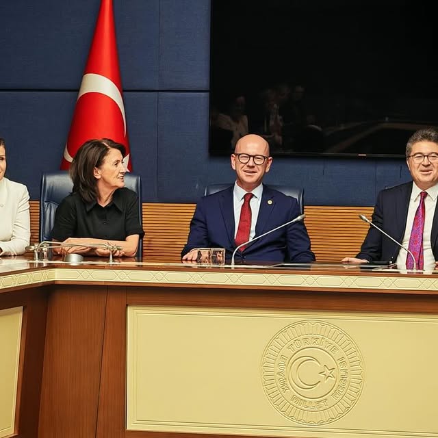 CHP Balıkesir Milletvekili Aytekin, Kadın Kolları Üyelerini TBMM'de Ağırladı