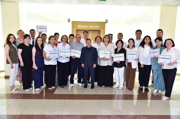 Balıkesir Üniversitesi'nde Özbekistanlı Sağlık Heyetine Sertifika Töreni Düzenlendi