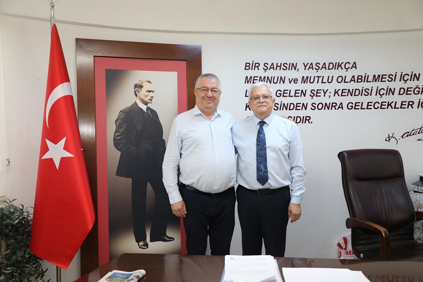 Burhaniye Belediye Başkanı Deveciler, Edremit Belediye Başkanı Ertaş'ı Ağırladı