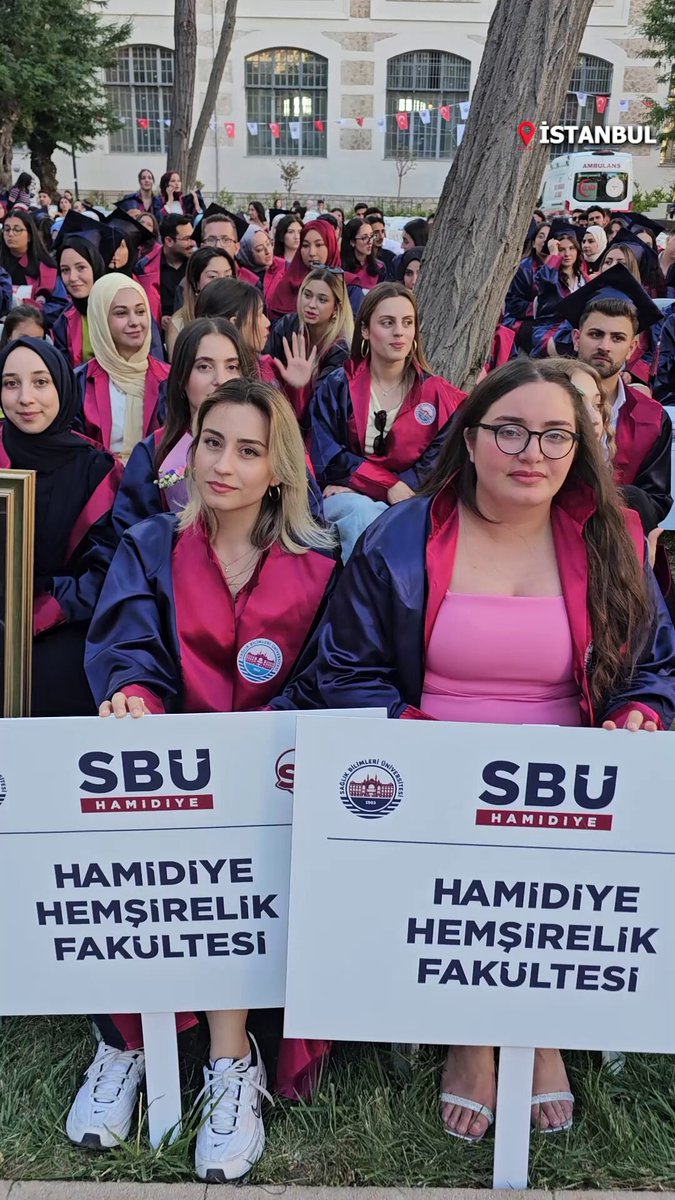 Balıkesir'de Üniversite Mezuniyet Heyecanı Yaşandı