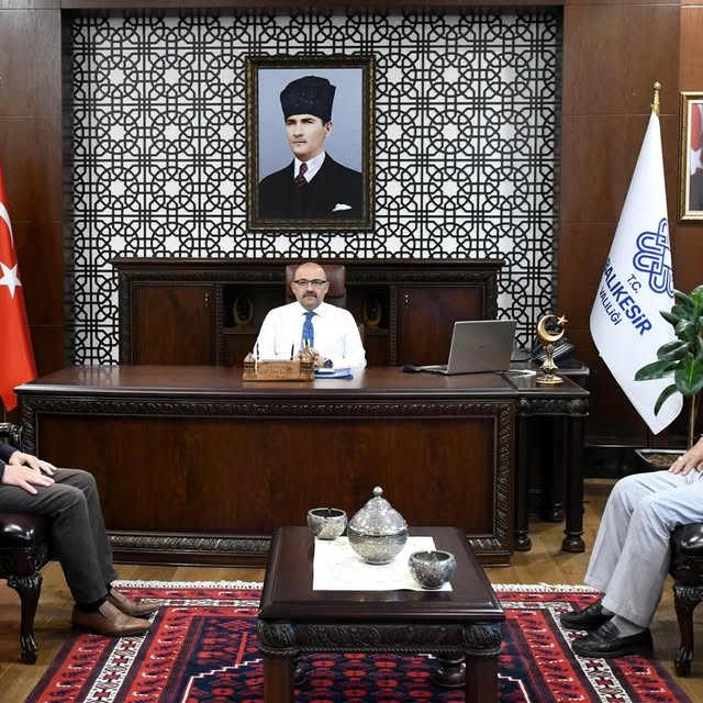 Balıkesir Valisi Ustaoğlu'na Eğitime Destek Platformu Ziyareti