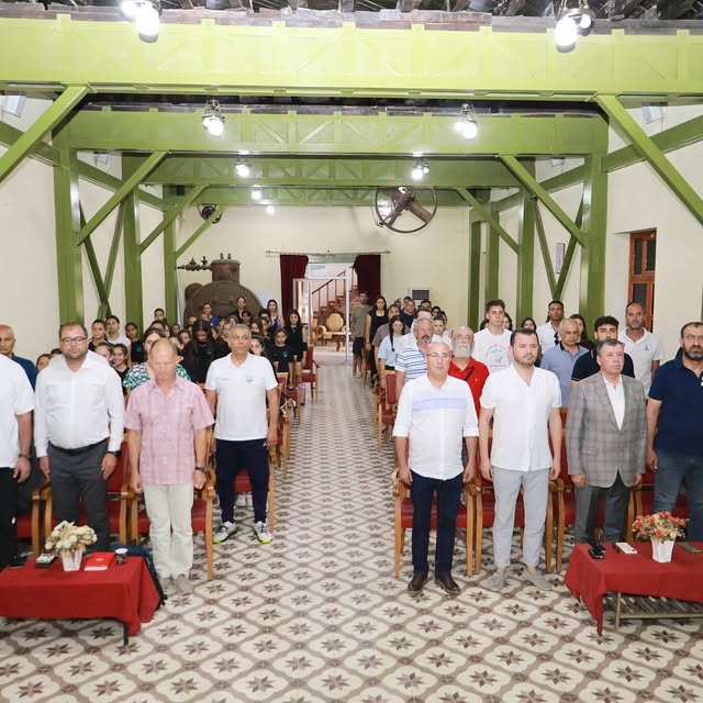 Burhaniye'de Kadın Voleybolu Paneli Düzenlendi: Avrupa ve Türkiye'deki Rolü Tartışıldı