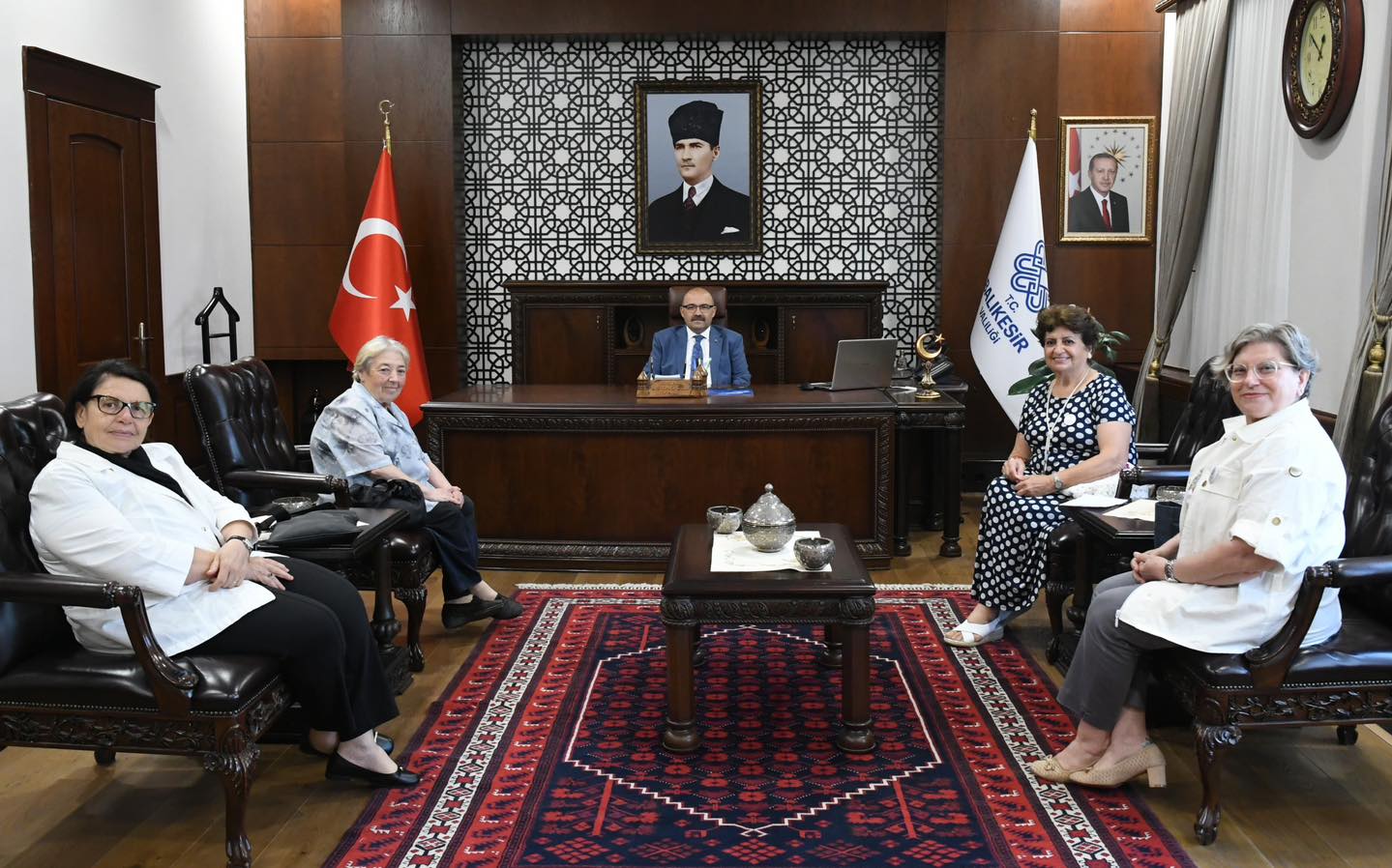 Balıkesir Valisi Ustaoğlu'na Sivil Toplum Kuruluşu Ziyareti