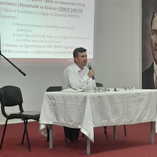 Edremit'te 2025-2026 Eğitim Öğretim Yılına Hazırlık Toplantısı Yapıldı